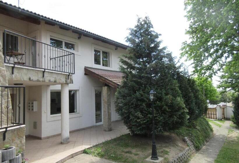 פנסיון Mediterrán Vendégház