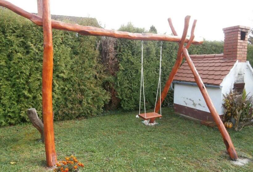 بنسيون Nádkunyhó Vendégház