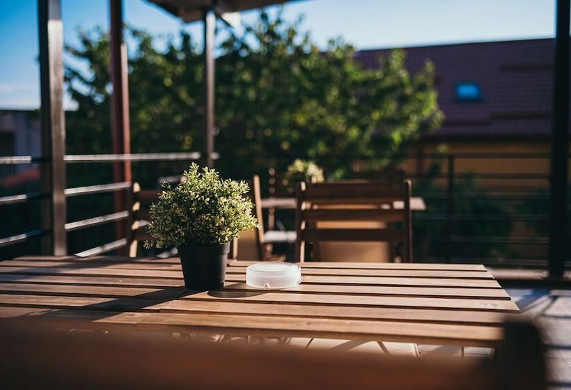 펜션 Nest Guesthouse