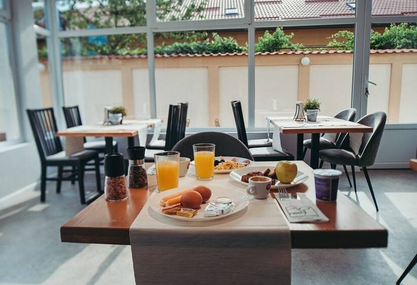 پانسیون Nest Guesthouse
