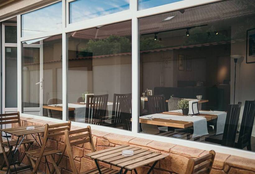 펜션 Nest Guesthouse