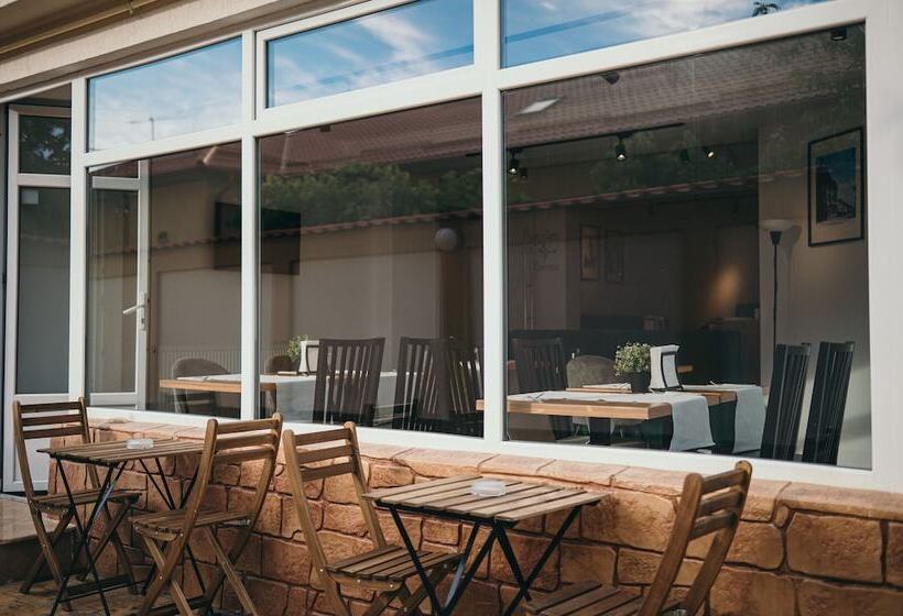 펜션 Nest Guesthouse