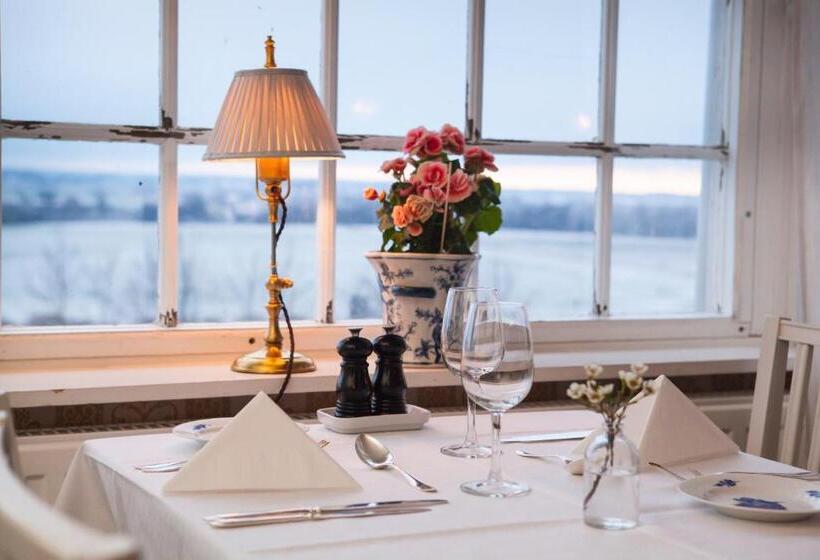 Пансион Ombergs Turisthotell