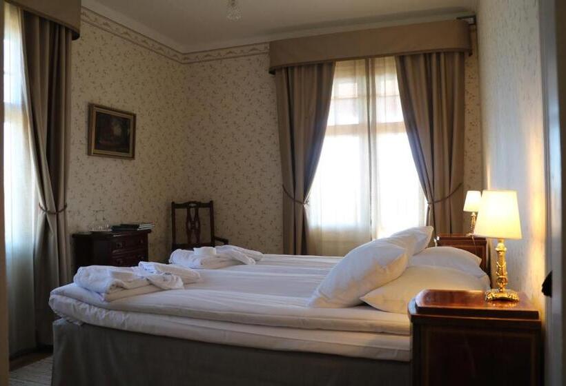 Пансион Ombergs Turisthotell