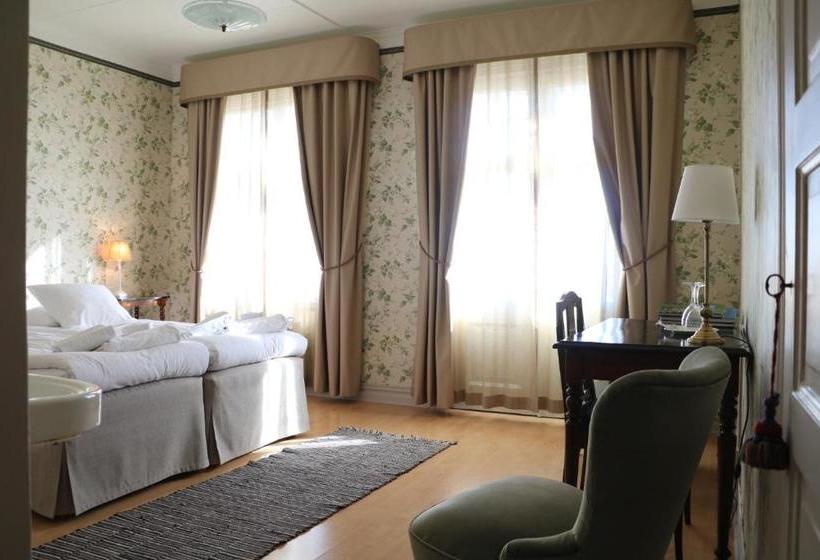 Пансион Ombergs Turisthotell