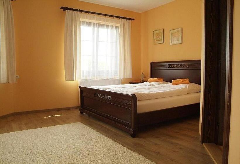 Пансион Penzion A Restaurace U Mámy