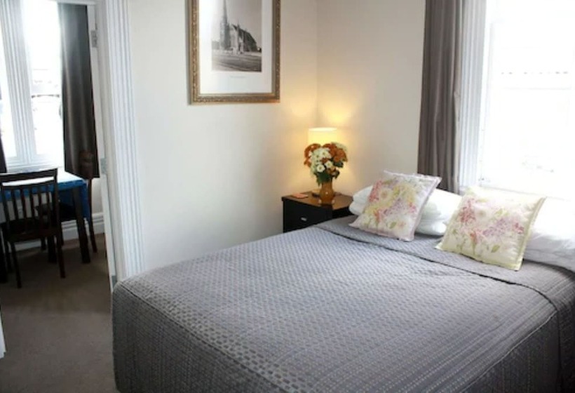 펜션 Ponsonby Manor