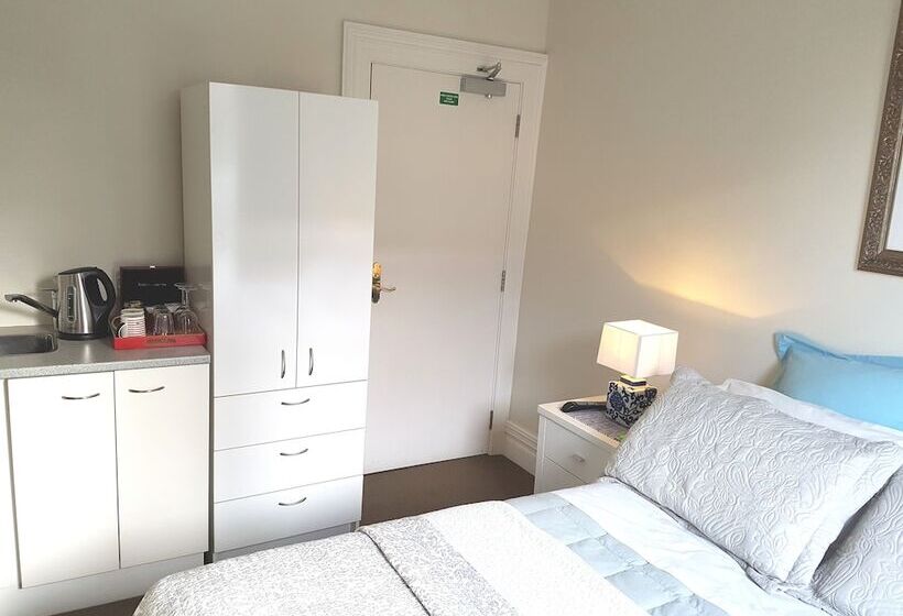 펜션 Ponsonby Manor