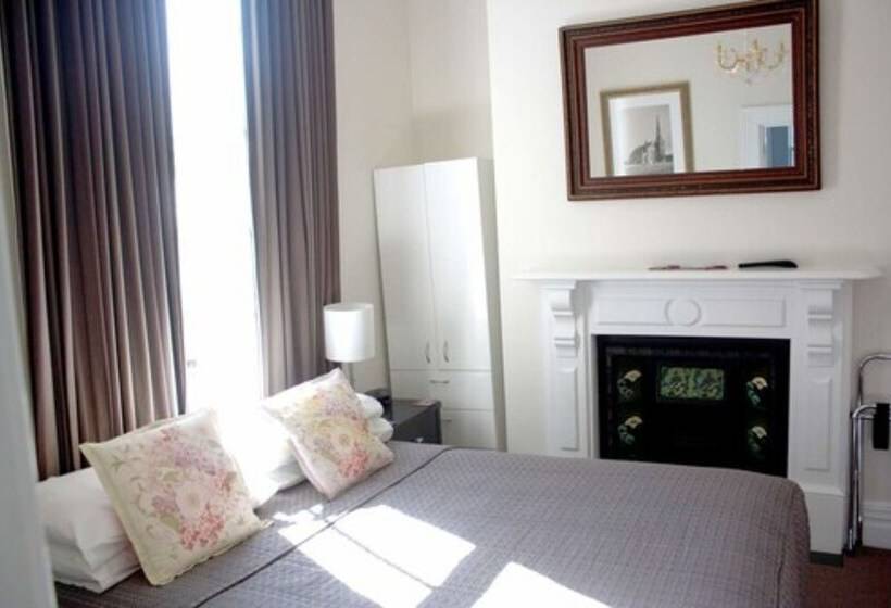 펜션 Ponsonby Manor