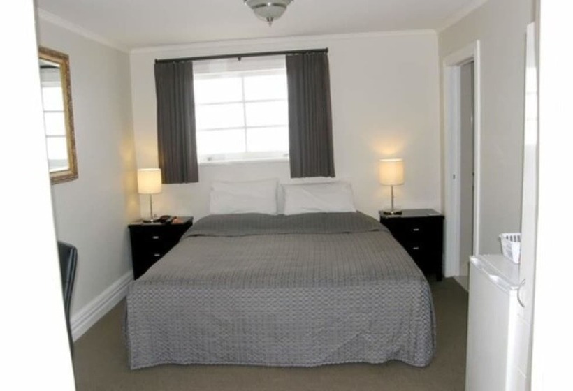 펜션 Ponsonby Manor