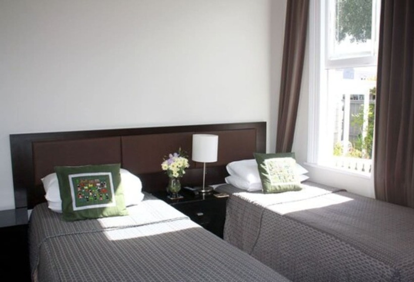 펜션 Ponsonby Manor