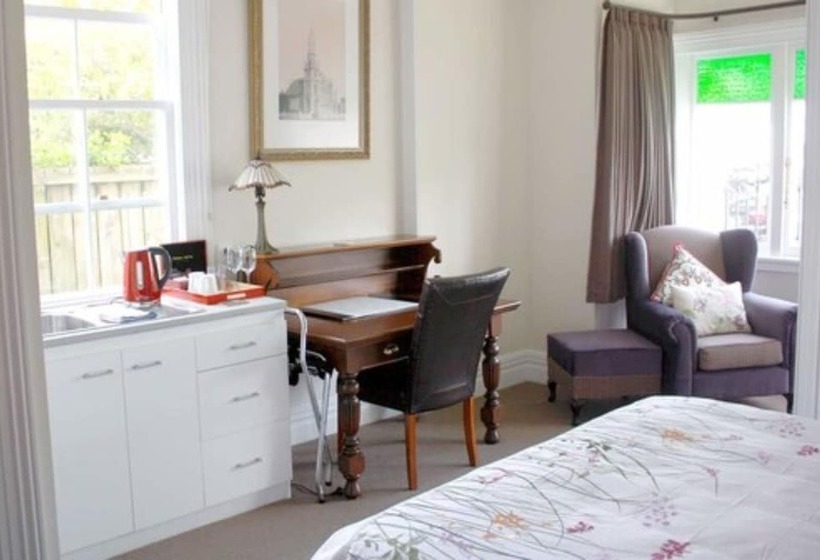 펜션 Ponsonby Manor