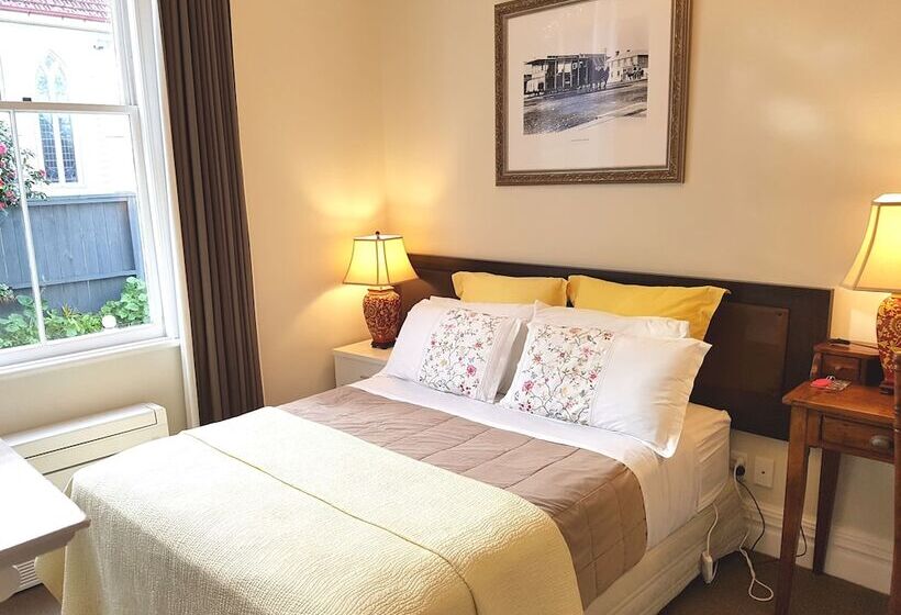 펜션 Ponsonby Manor