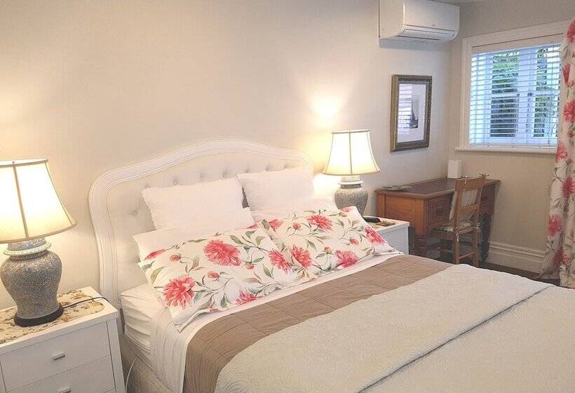 펜션 Ponsonby Manor