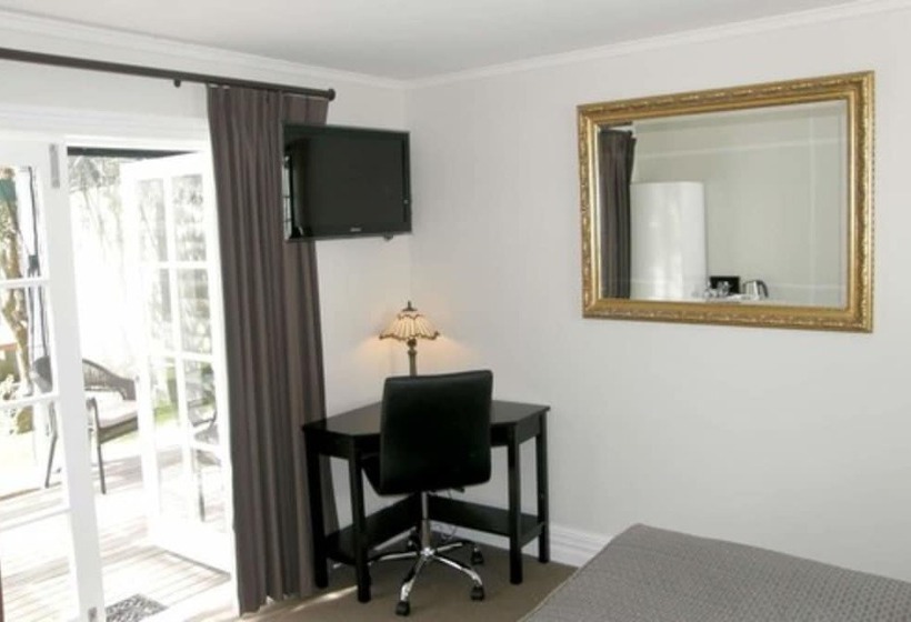 펜션 Ponsonby Manor