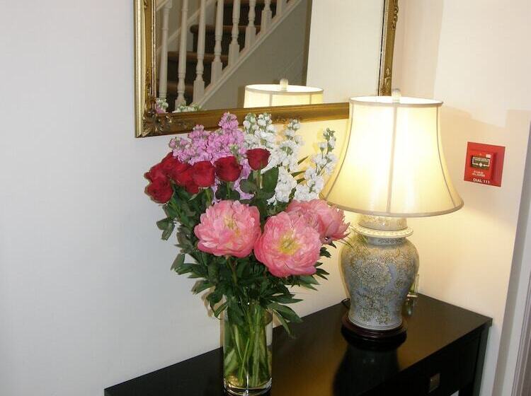 펜션 Ponsonby Manor