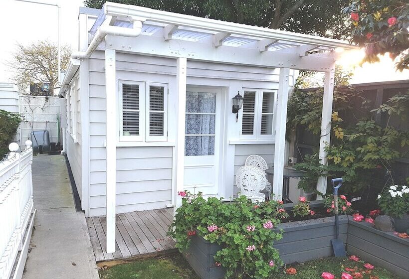 펜션 Ponsonby Manor