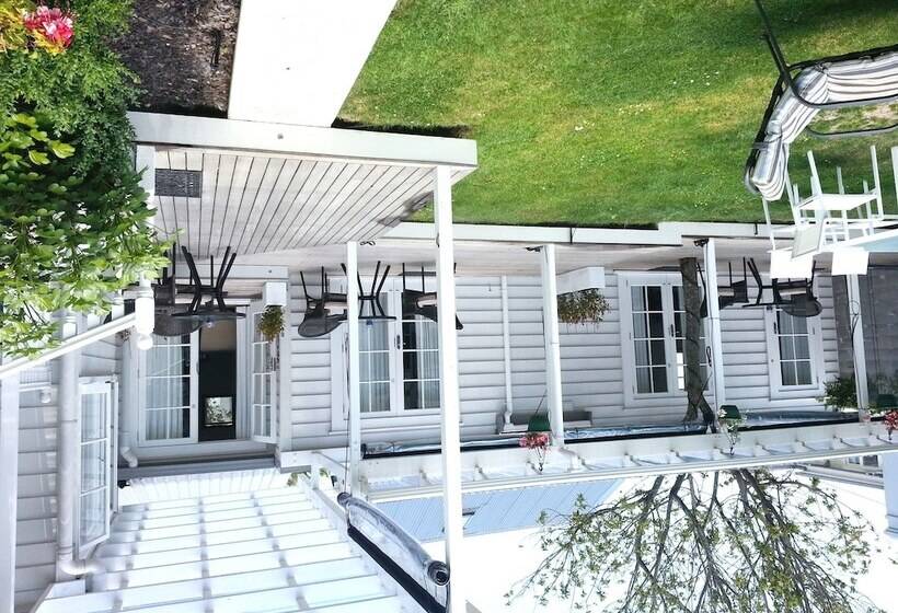 펜션 Ponsonby Manor