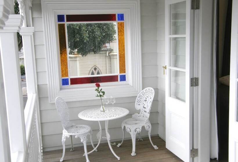 펜션 Ponsonby Manor