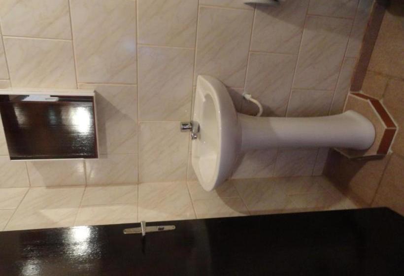 膳宿费 Ronaldo S Pousada