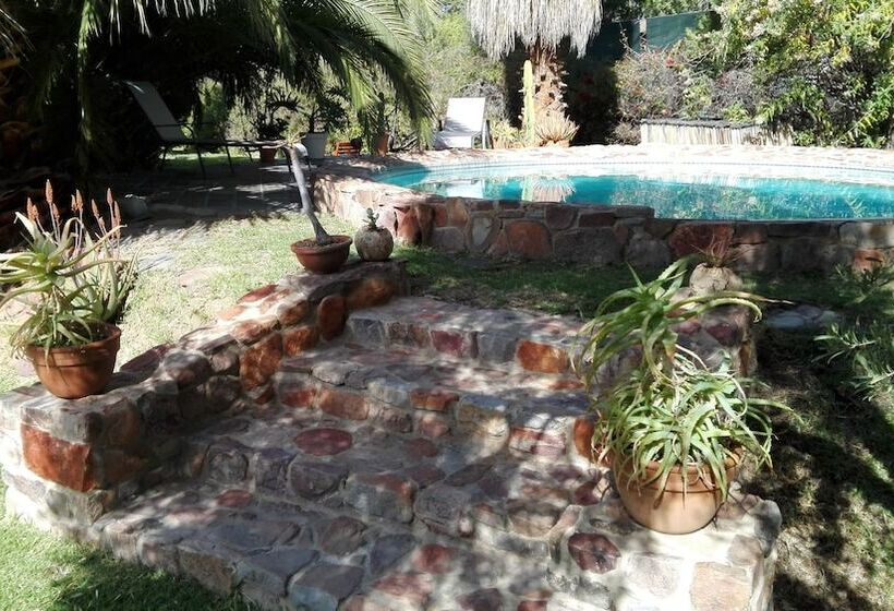 بنسيون Saxecoburg Lodge