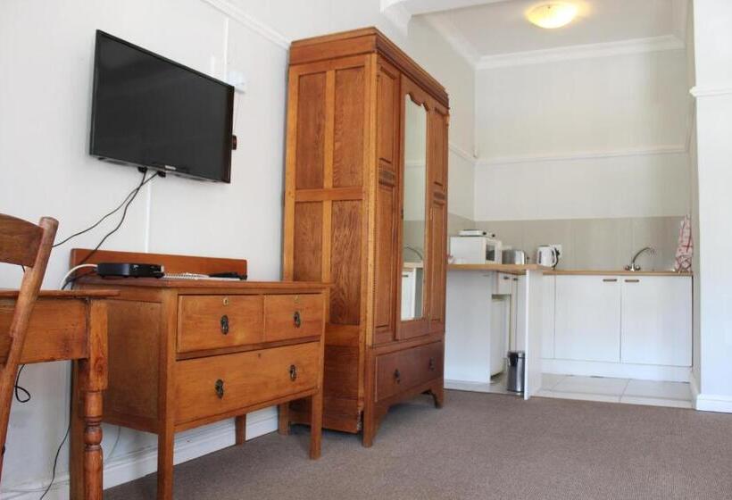 ペンション Sir Roys Guest House