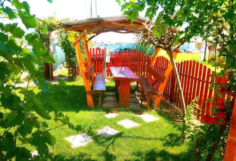 פנסיון Teo Guest Rooms