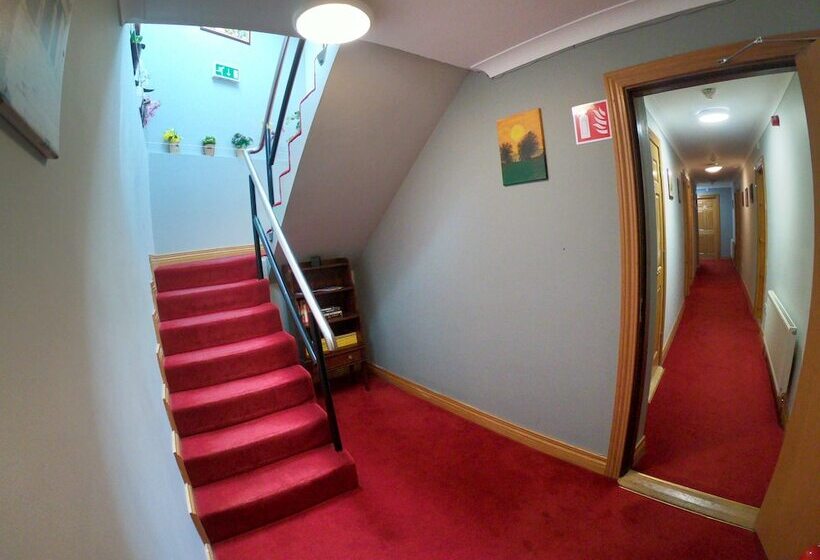 Пансион The Foggy Dew Inn