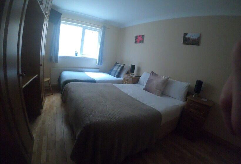 Пансион The Foggy Dew Inn