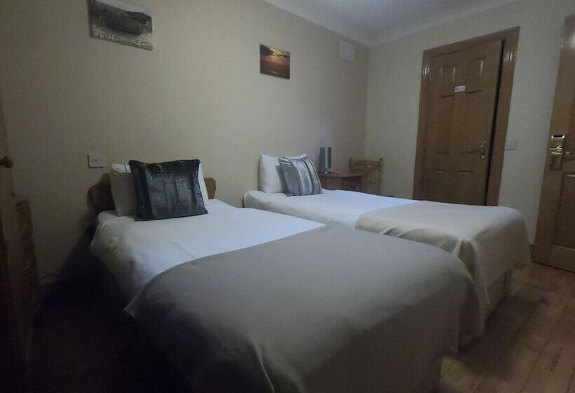 Пансион The Foggy Dew Inn