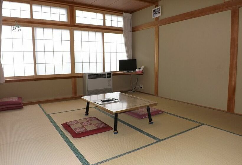 펜션 Togakushi Kogen Minshuku Rindo