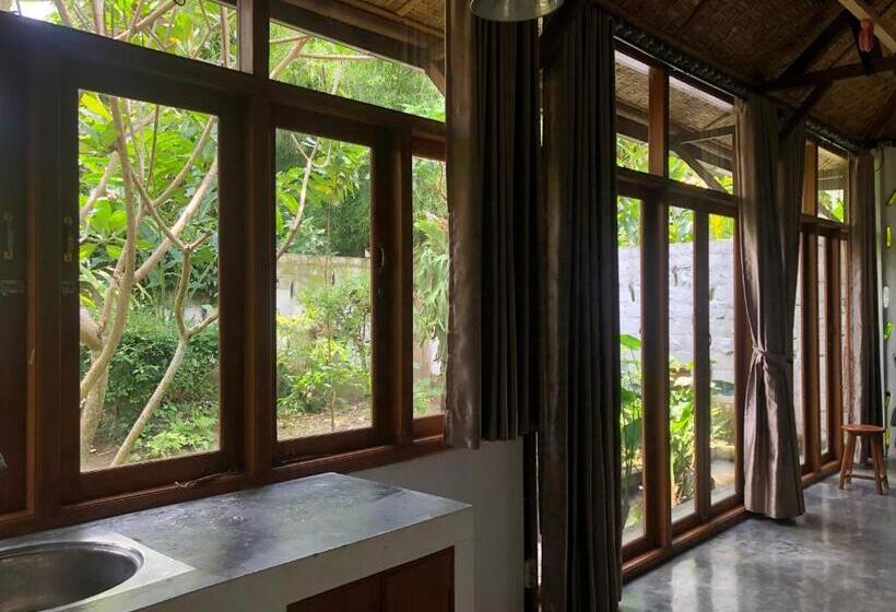 Пансион Yoga Lover