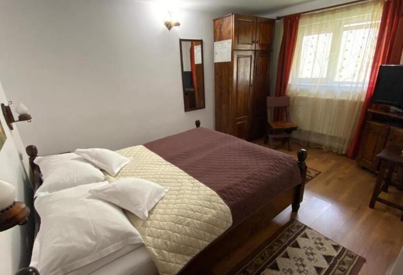 Pensiunea Cerbul Carpatin