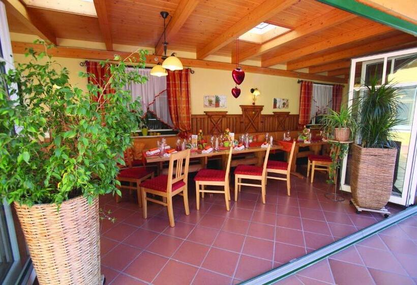 ユースホステル Gasthof Großschedl Zum Kramerwirt