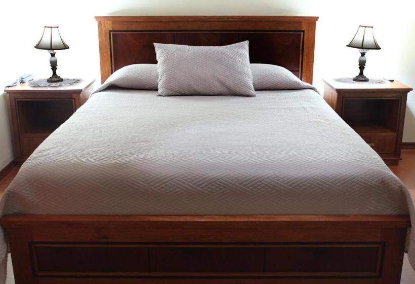 Общежитие Hosteria San Carlos Tababela