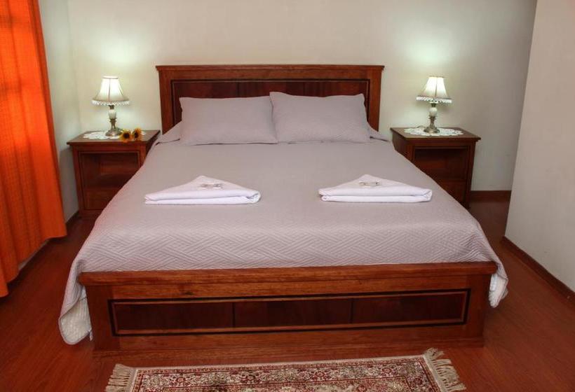 Общежитие Hosteria San Carlos Tababela