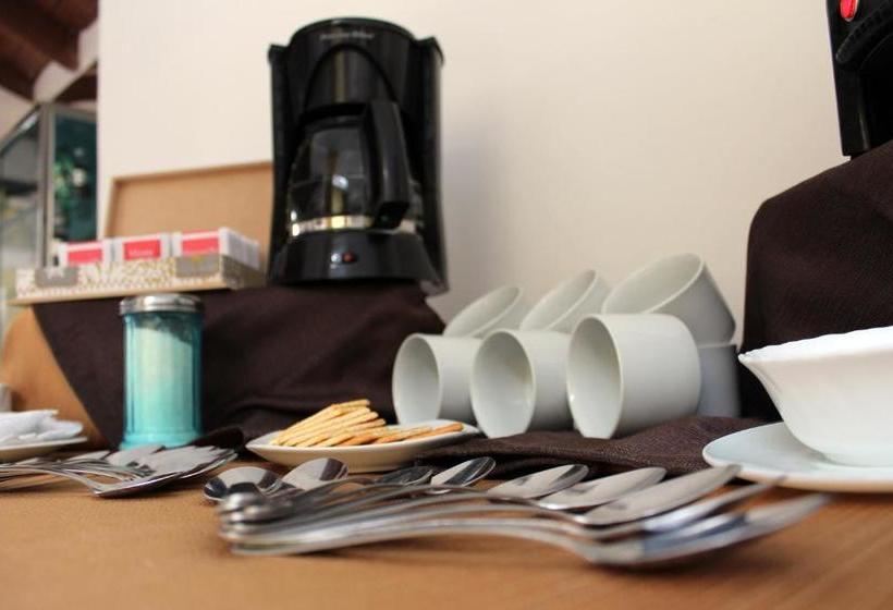 هاستل Hosteria San Carlos Tababela