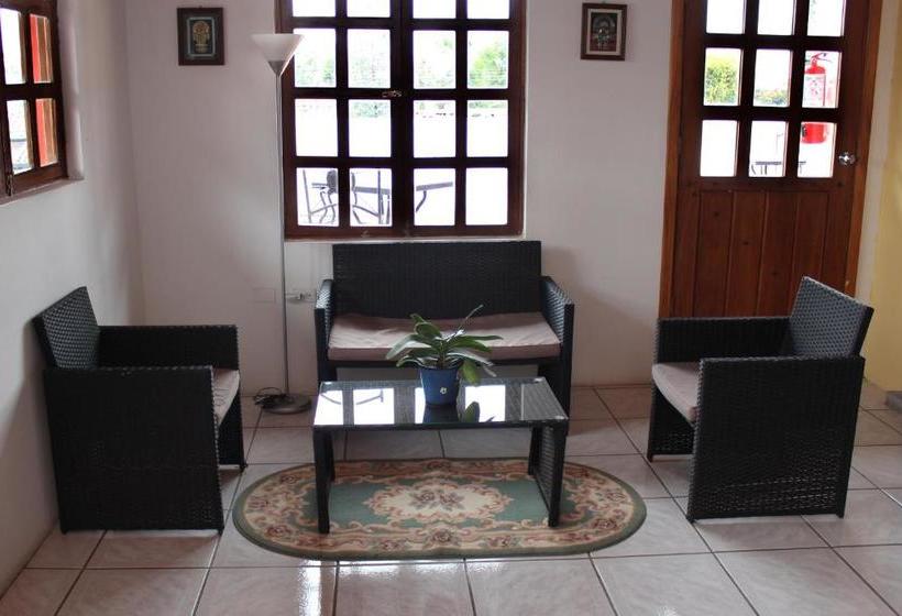 Общежитие Hosteria San Carlos Tababela