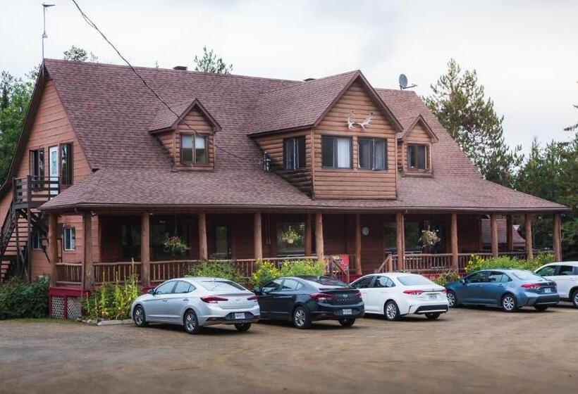 הוסטל L'auberge Refuge Du Trappeur