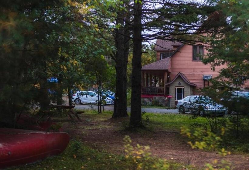 הוסטל L'auberge Refuge Du Trappeur