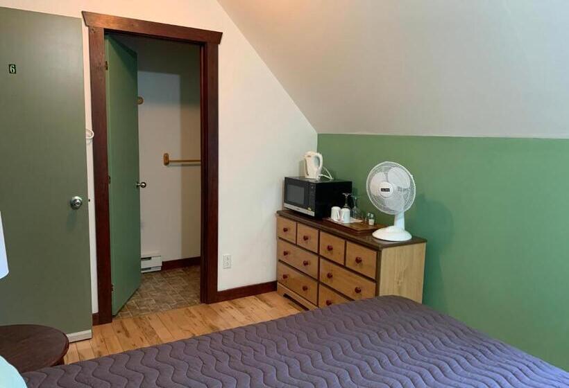 הוסטל L'auberge Refuge Du Trappeur