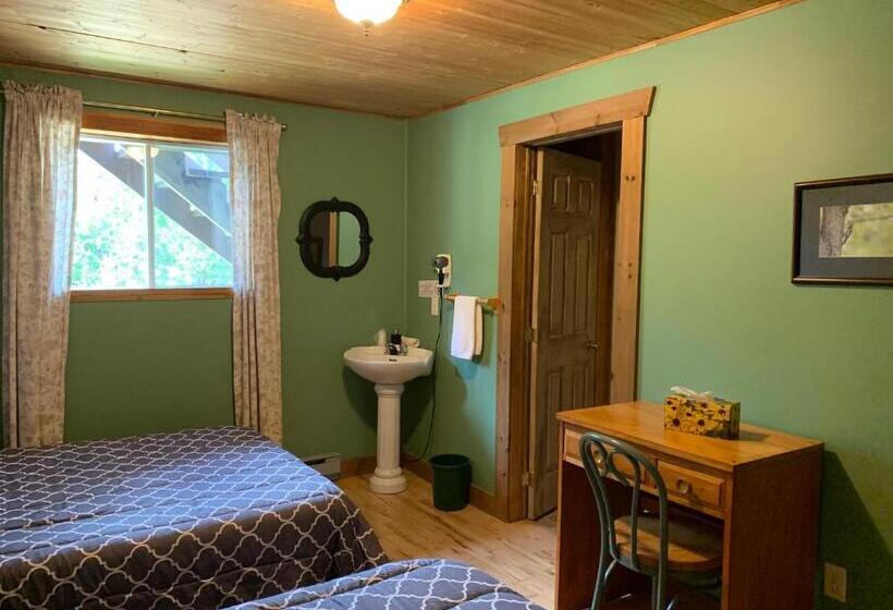 הוסטל L'auberge Refuge Du Trappeur