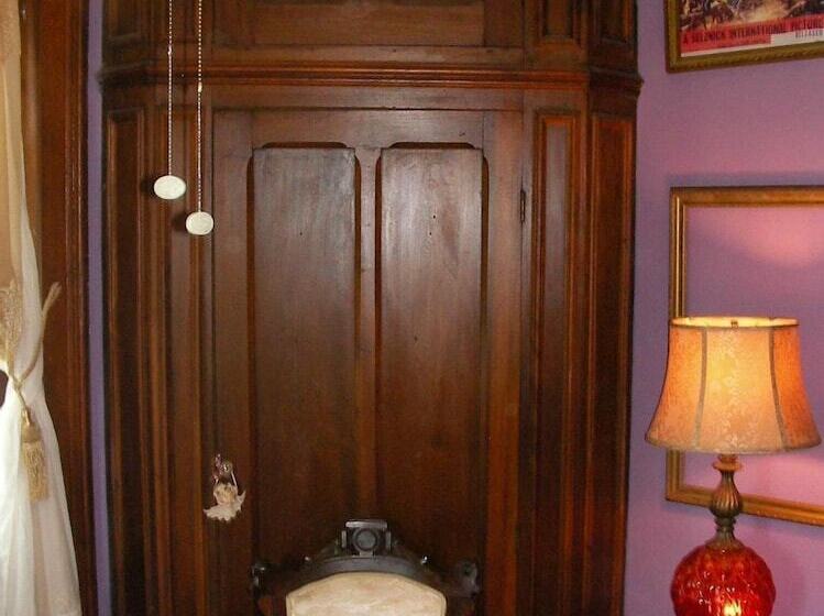 Общежитие Riverview Mansion