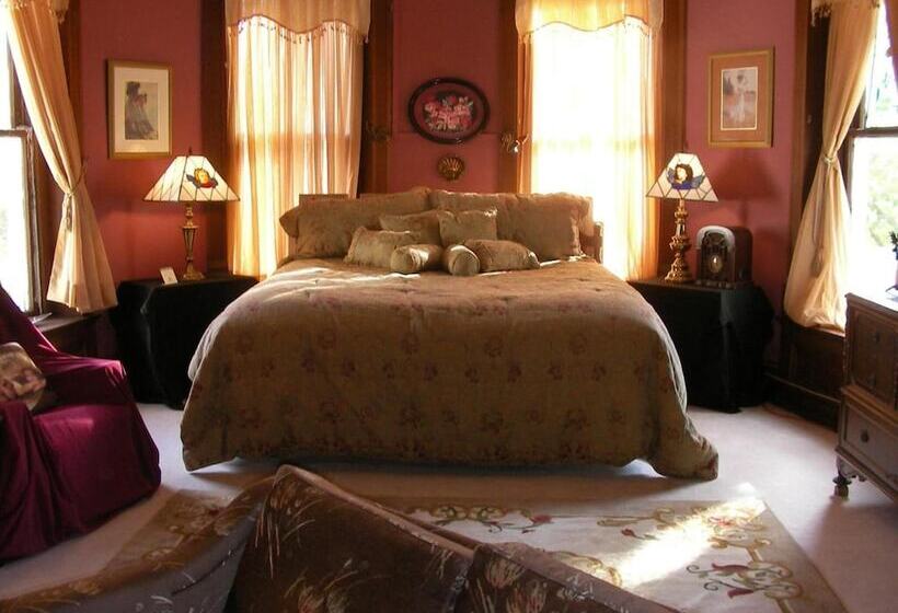 Общежитие Riverview Mansion