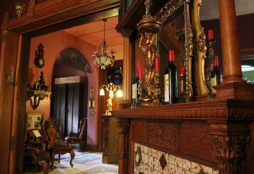 Общежитие Riverview Mansion