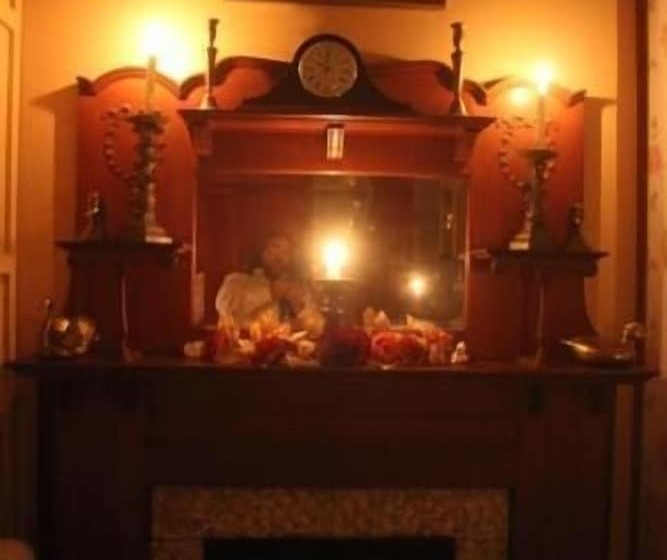 Общежитие Riverview Mansion