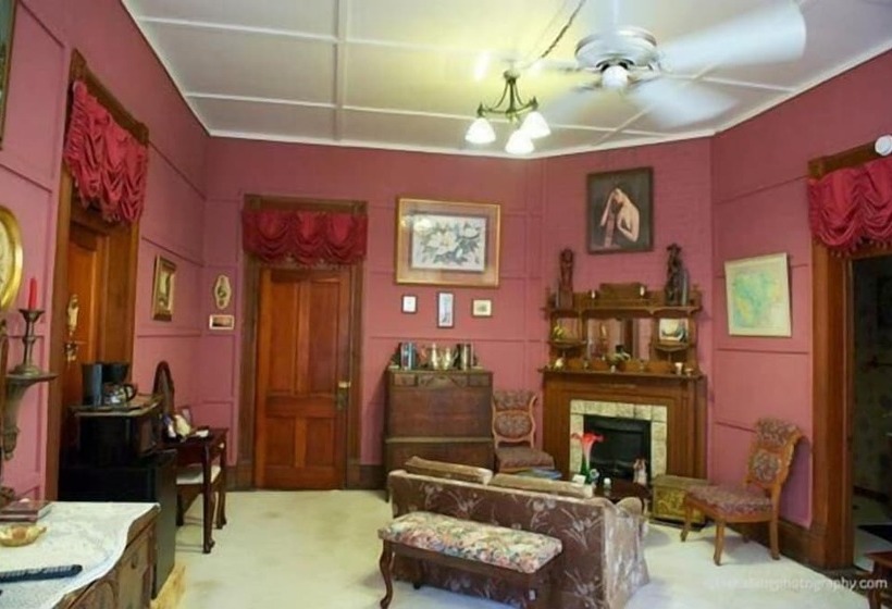 Общежитие Riverview Mansion