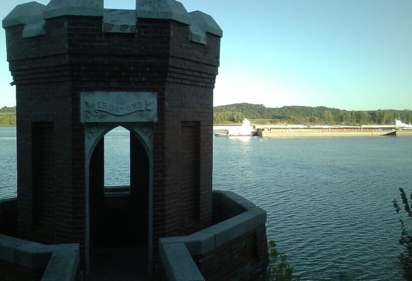 Общежитие Riverview Mansion