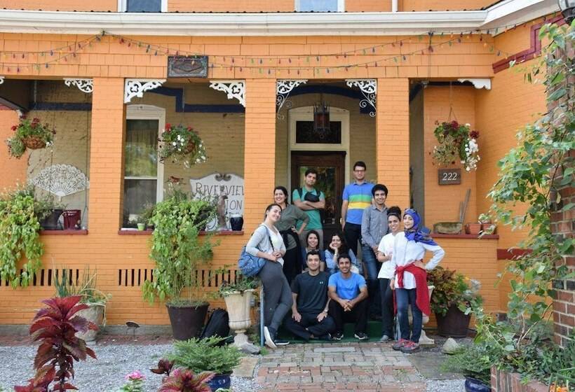 Общежитие Riverview Mansion