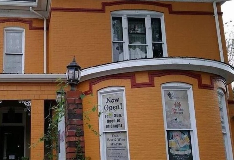 Общежитие Riverview Mansion